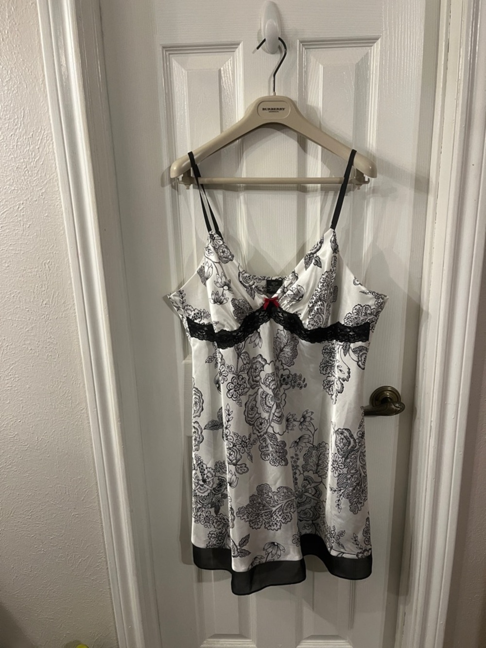 Apt. 9 Black & White Floral Lace-Trim Chemise with Red Accent Size XL